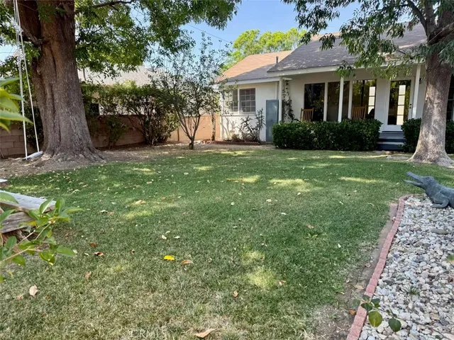 $3,850 | 19200 Calvert Street, Tarzana, CA 91335