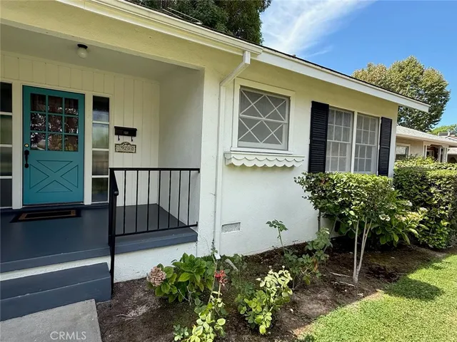 $3,850 | 19200 Calvert Street, Tarzana, CA 91335