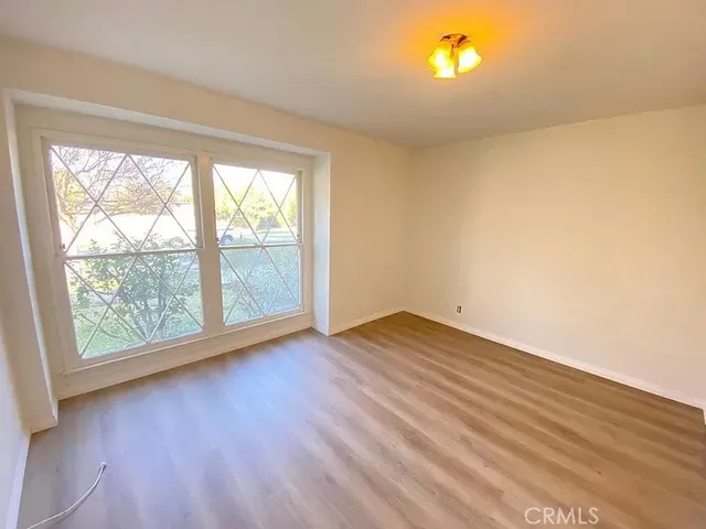 $3,850 | 19200 Calvert Street, Tarzana, CA 91335