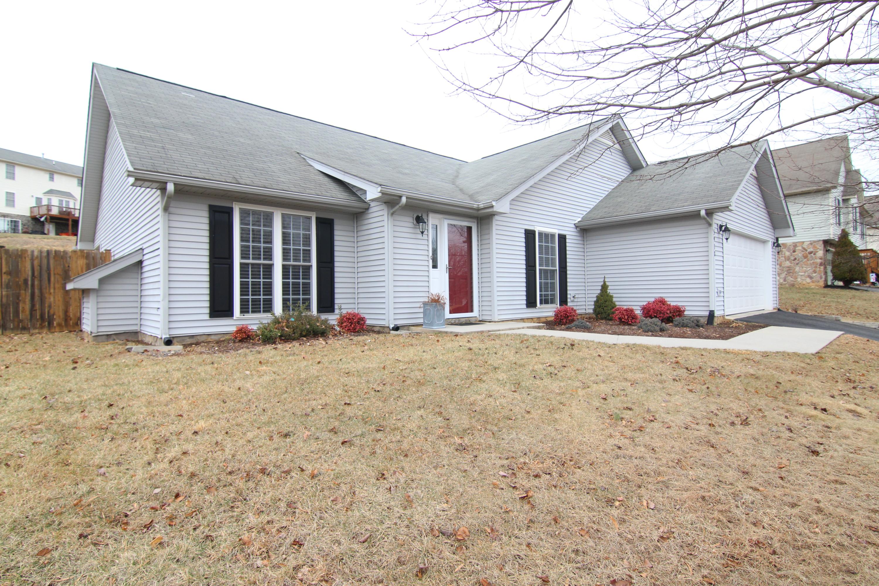 5918 Huntridge Road Roanoke, VA 24019 - Photo 1 of 29 Front of house