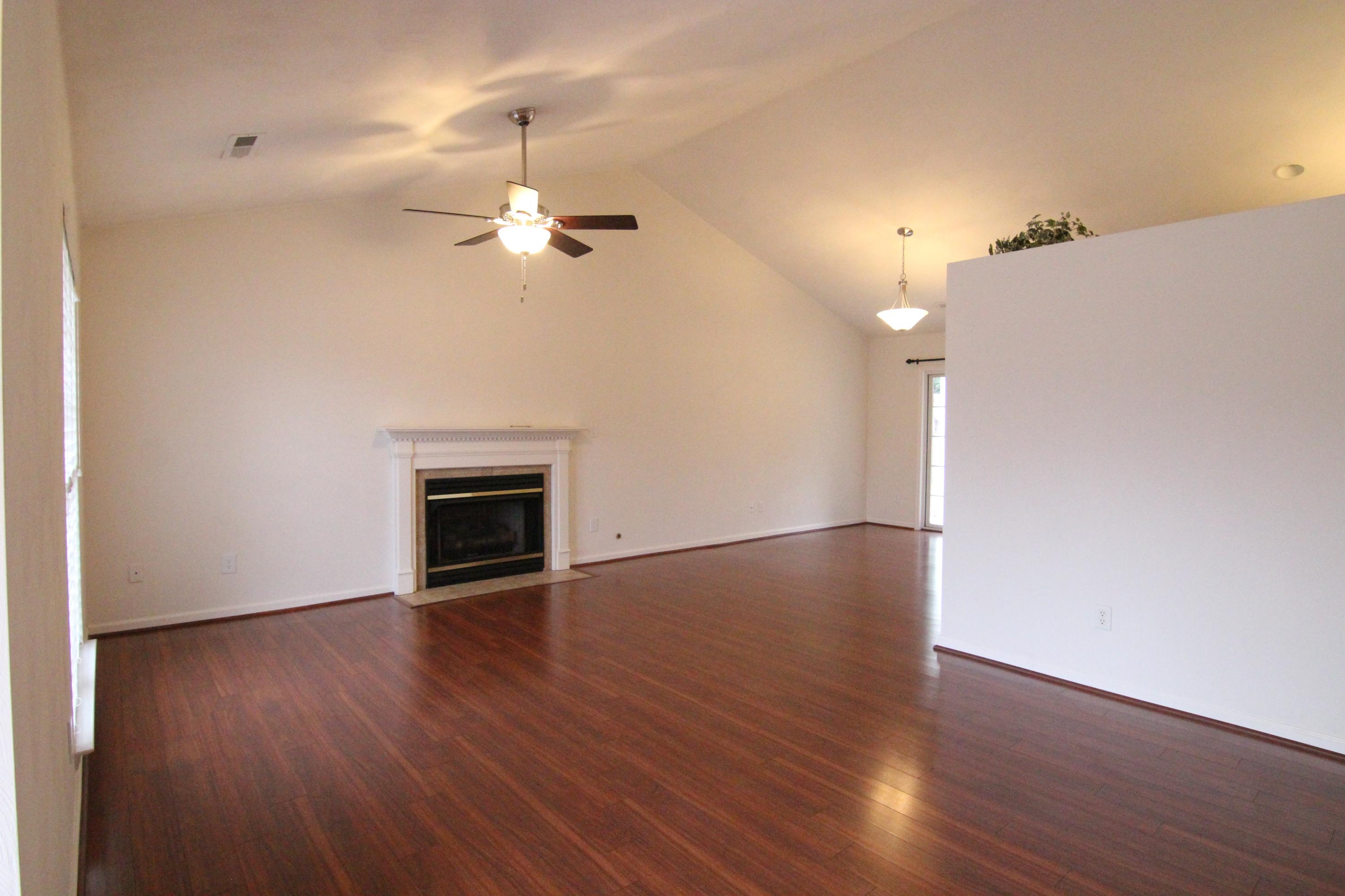 5918 Huntridge Road Roanoke, VA 24019 - Photo 3 of 29 IMG_6932