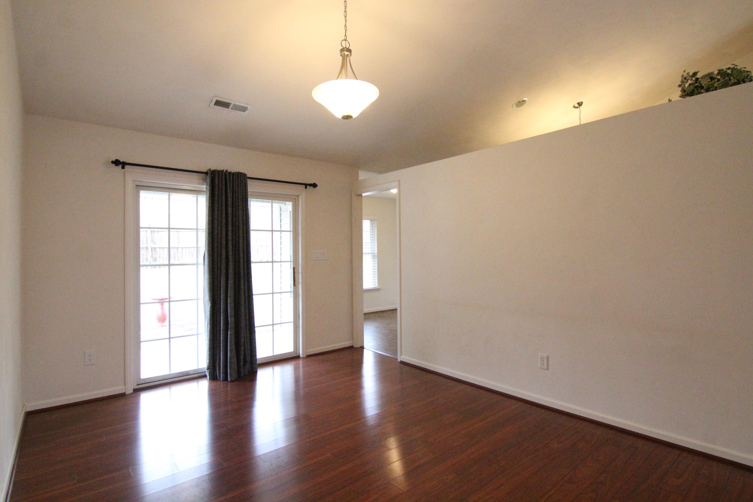 5918 Huntridge Road Roanoke, VA 24019 - Photo 5 of 29 IMG_6936