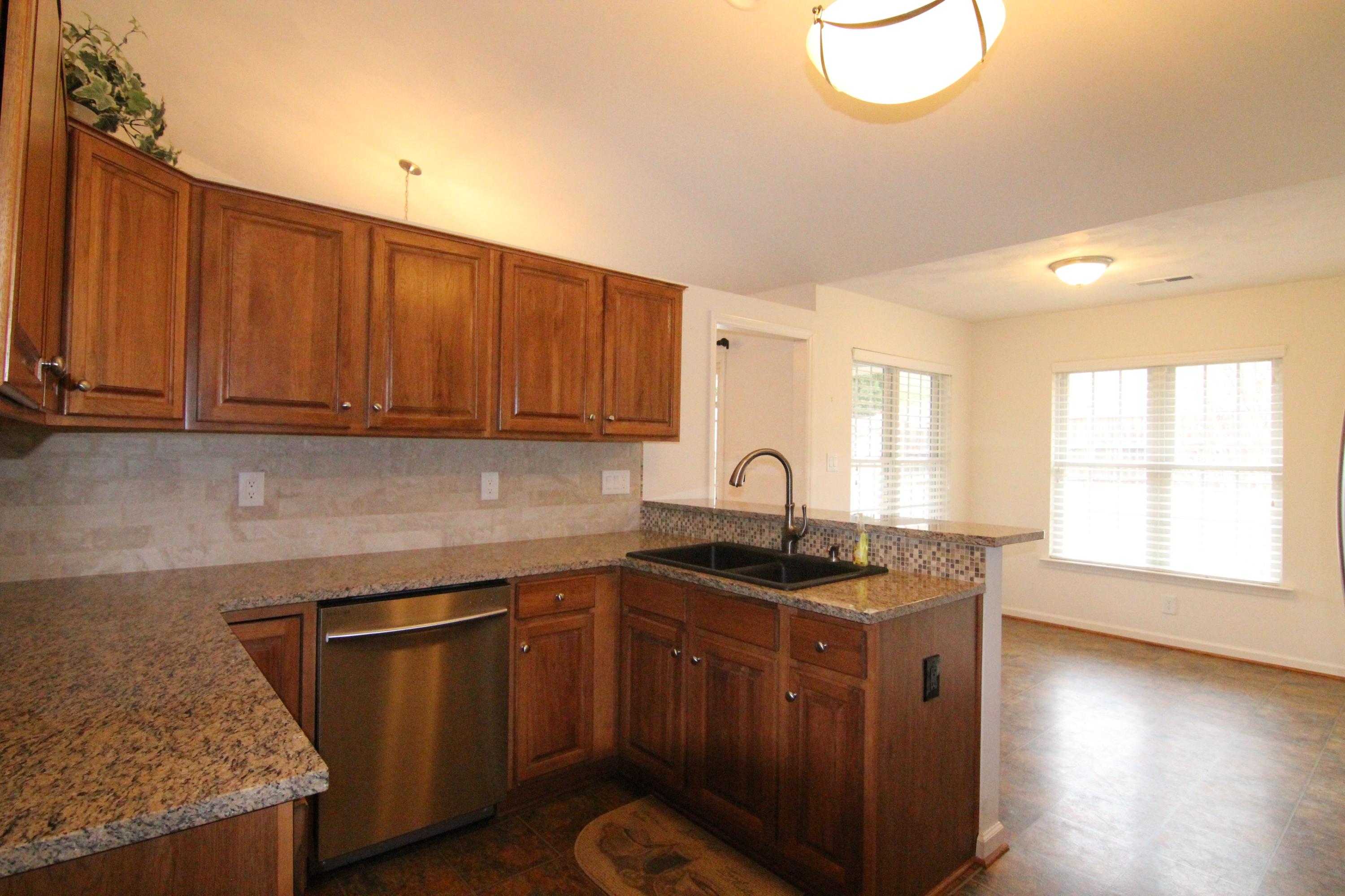 5918 Huntridge Road Roanoke, VA 24019 - Photo 9 of 29 IMG_6948