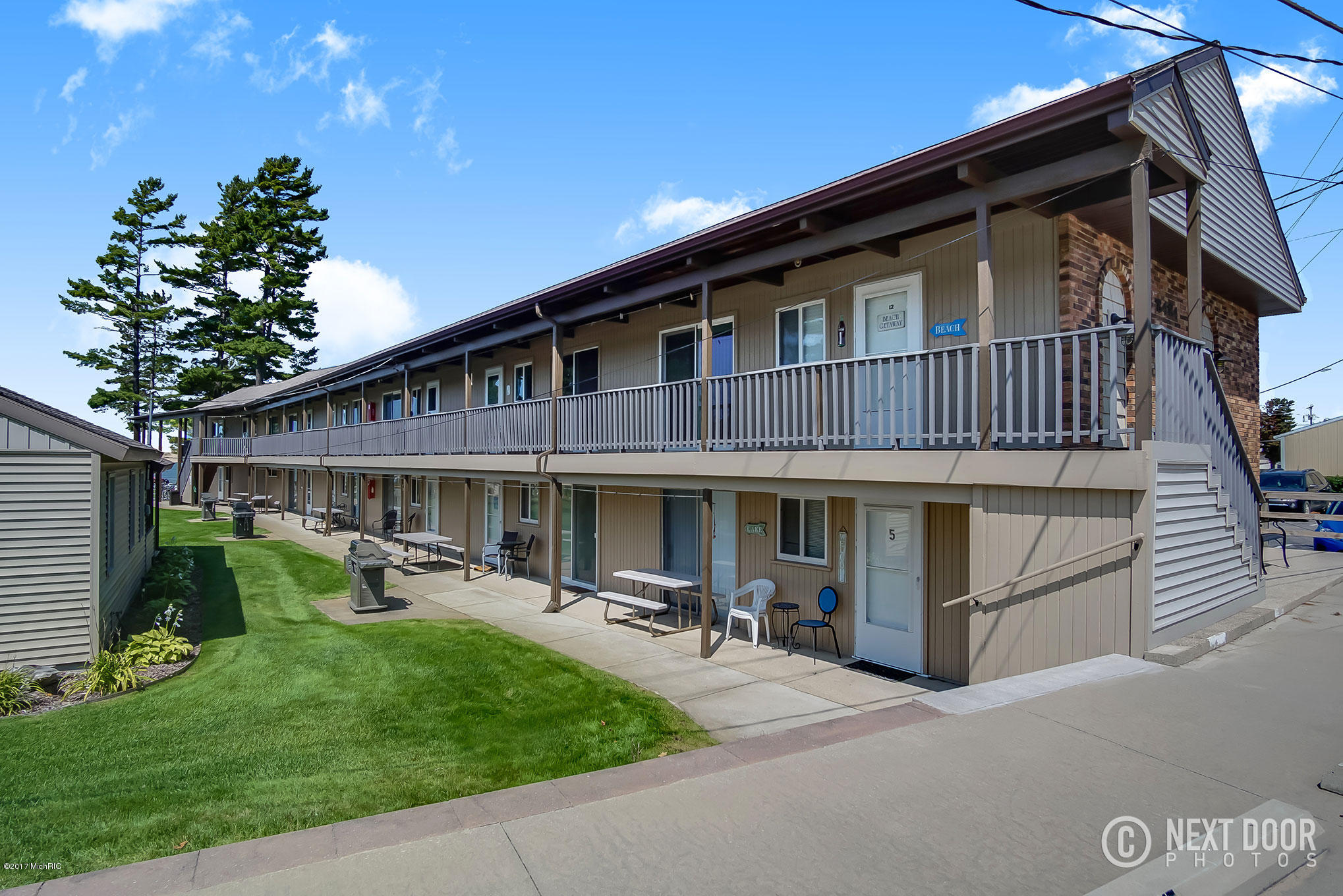 8484 Silver Lake Road, Unit 7 Mears, MI 49436 - Photo 2 of 27 DSC01934_blended