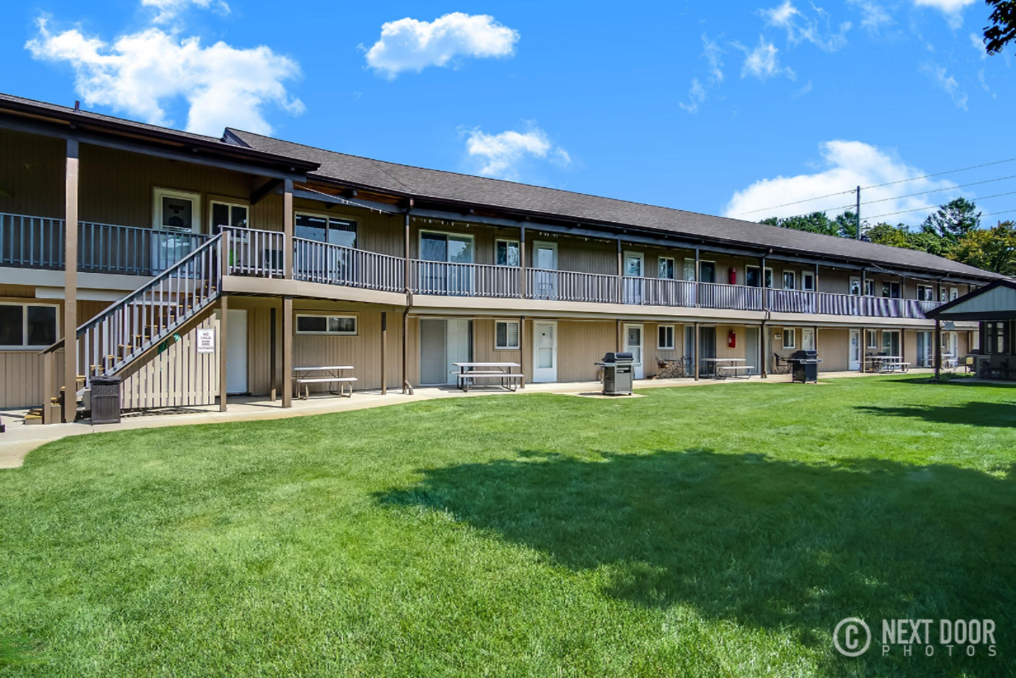 8484 Silver Lake Road, Unit 7 Mears, MI 49436 - Photo 3 of 27 DSC01907_blended