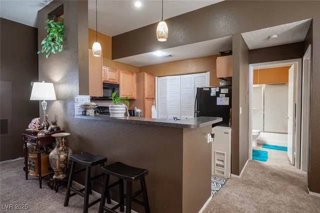 $250,000 | 3150 North Soft Breezes Drive, Unit 2220, Las Vegas, NV 89128