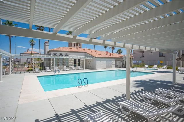 $250,000 | 3150 North Soft Breezes Drive, Unit 2220, Las Vegas, NV 89128