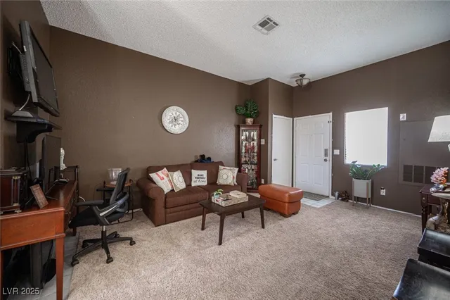 $250,000 | 3150 North Soft Breezes Drive, Unit 2220, Las Vegas, NV 89128