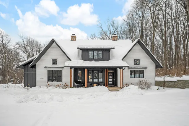 $985,000 | 70037 Winding Pines Parkway, Niles, MI 49120