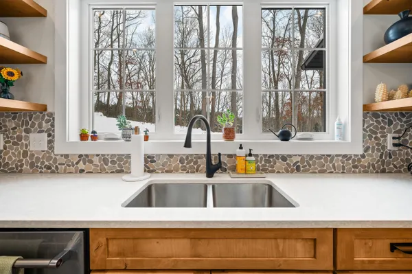 $950,000 | 70037 Winding Pines Parkway, Niles, MI 49120