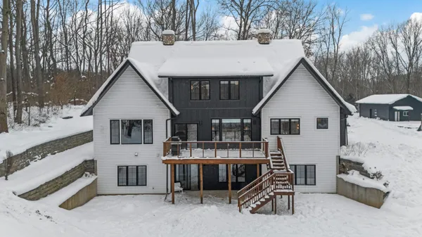 $950,000 | 70037 Winding Pines Parkway, Niles, MI 49120