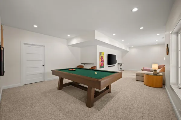 $950,000 | 70037 Winding Pines Parkway, Niles, MI 49120