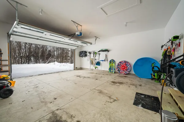 $950,000 | 70037 Winding Pines Parkway, Niles, MI 49120