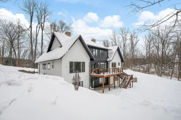 $950,000 | 70037 Winding Pines Parkway, Niles, MI 49120