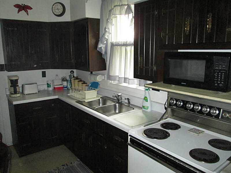 228 Ridge Avenue Kittanning, PA 16201 - Photo 7 of 14 Kitchen. 11x8 Kitchen with nice quality cabinets!