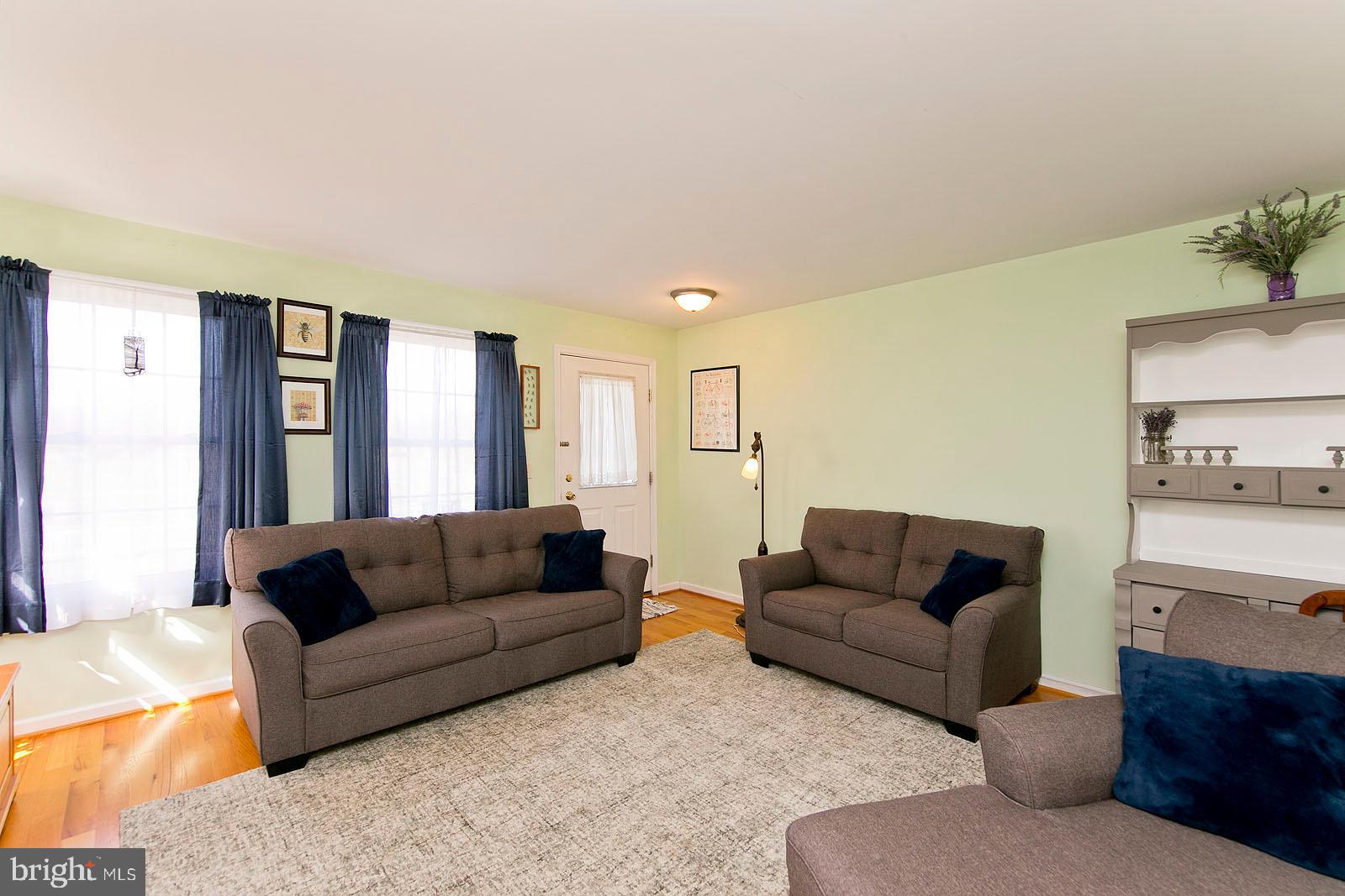 12 South Pleasant Valley Road Winchester, VA 22601 - Photo 11 of 32 Living room