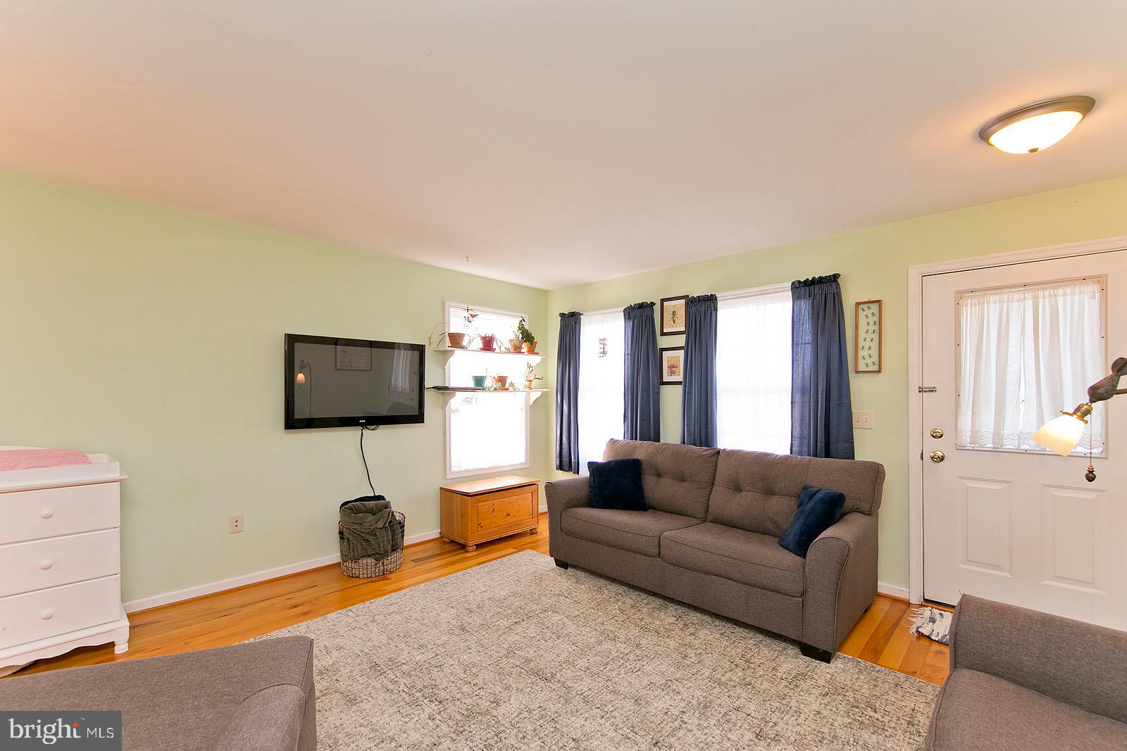 12 South Pleasant Valley Road Winchester, VA 22601 - Photo 14 of 32 Living room
