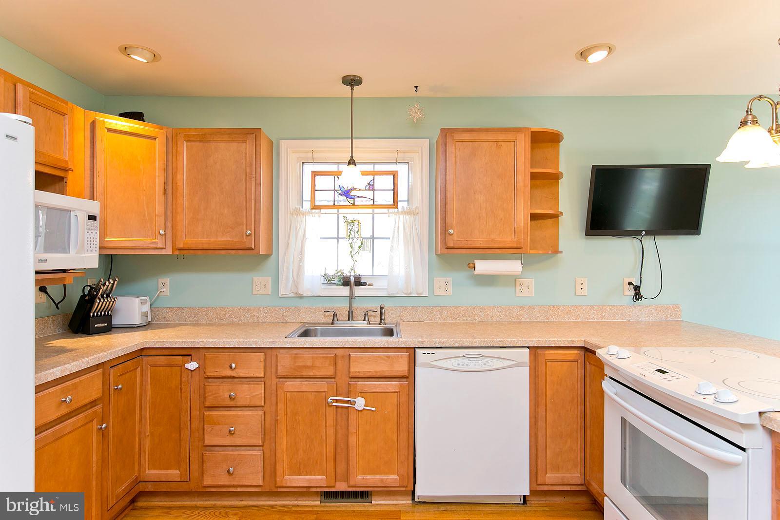 12 South Pleasant Valley Road Winchester, VA 22601 - Photo 5 of 32 Kitchen