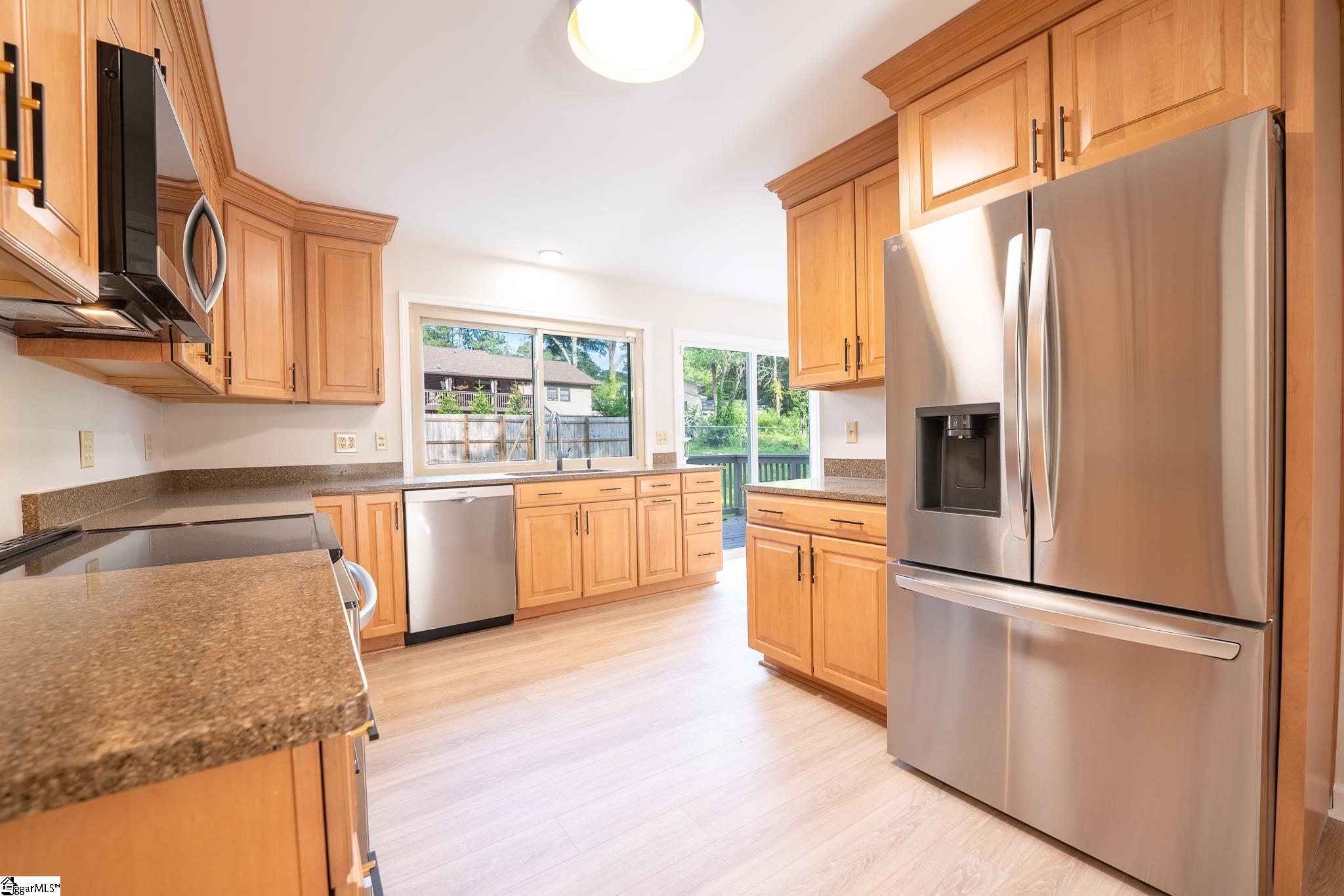 913 Berkeley Drive Clemson, SC 29631 - Photo 4 of 34