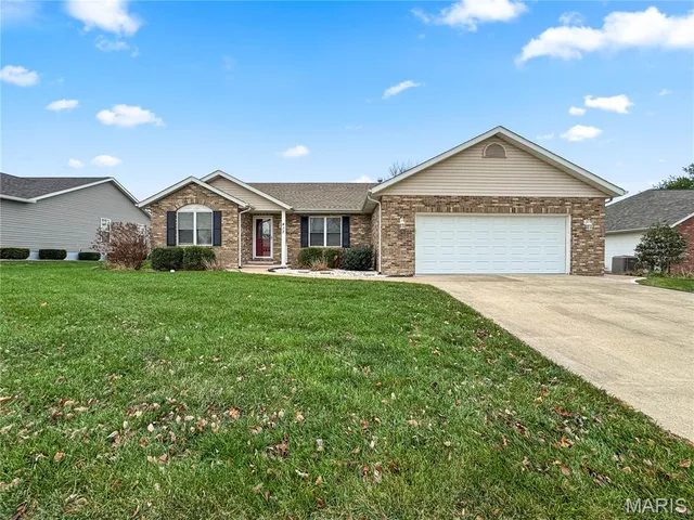 $347,000 | 417 Mockingbird Lane, Waterloo, IL 62298
