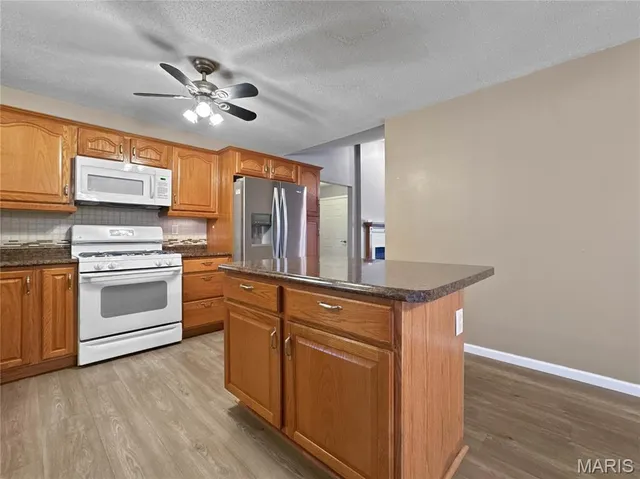 $347,000 | 417 Mockingbird Lane, Waterloo, IL 62298