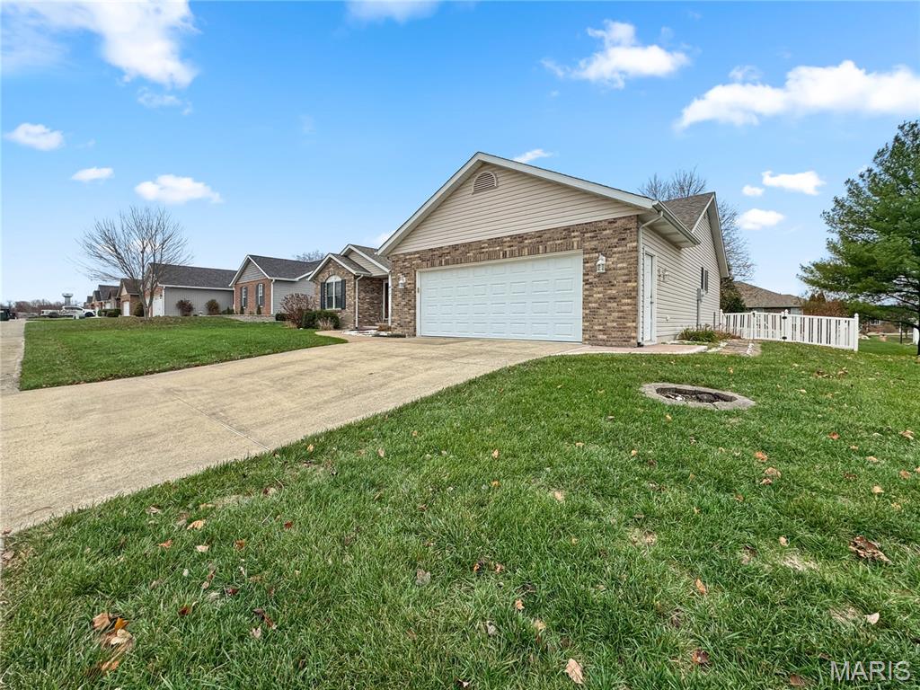 417 Mockingbird Lane Waterloo, IL 62298 - Photo 3 of 51