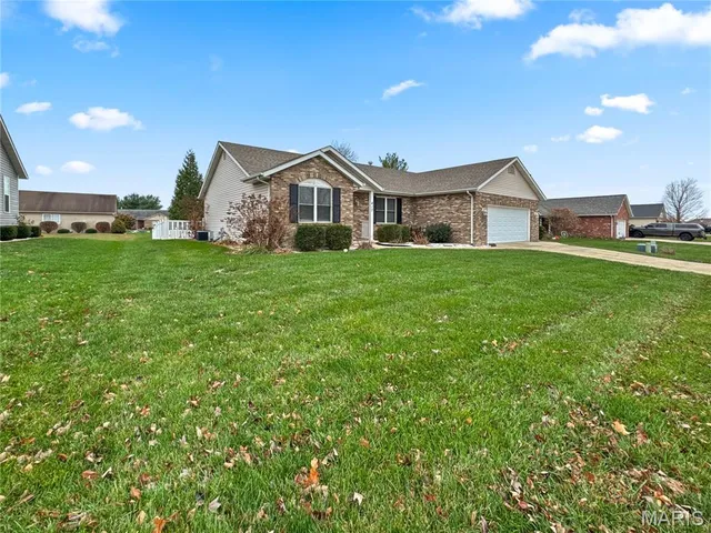 $347,000 | 417 Mockingbird Lane, Waterloo, IL 62298