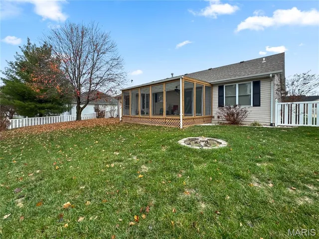 $347,000 | 417 Mockingbird Lane, Waterloo, IL 62298