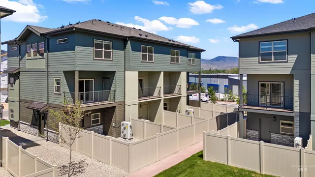 $399,000 | 7433 West Swain Lane, Garden City, ID 83714