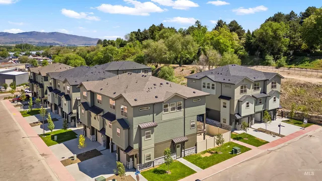 $399,000 | 7433 West Swain Lane, Garden City, ID 83714