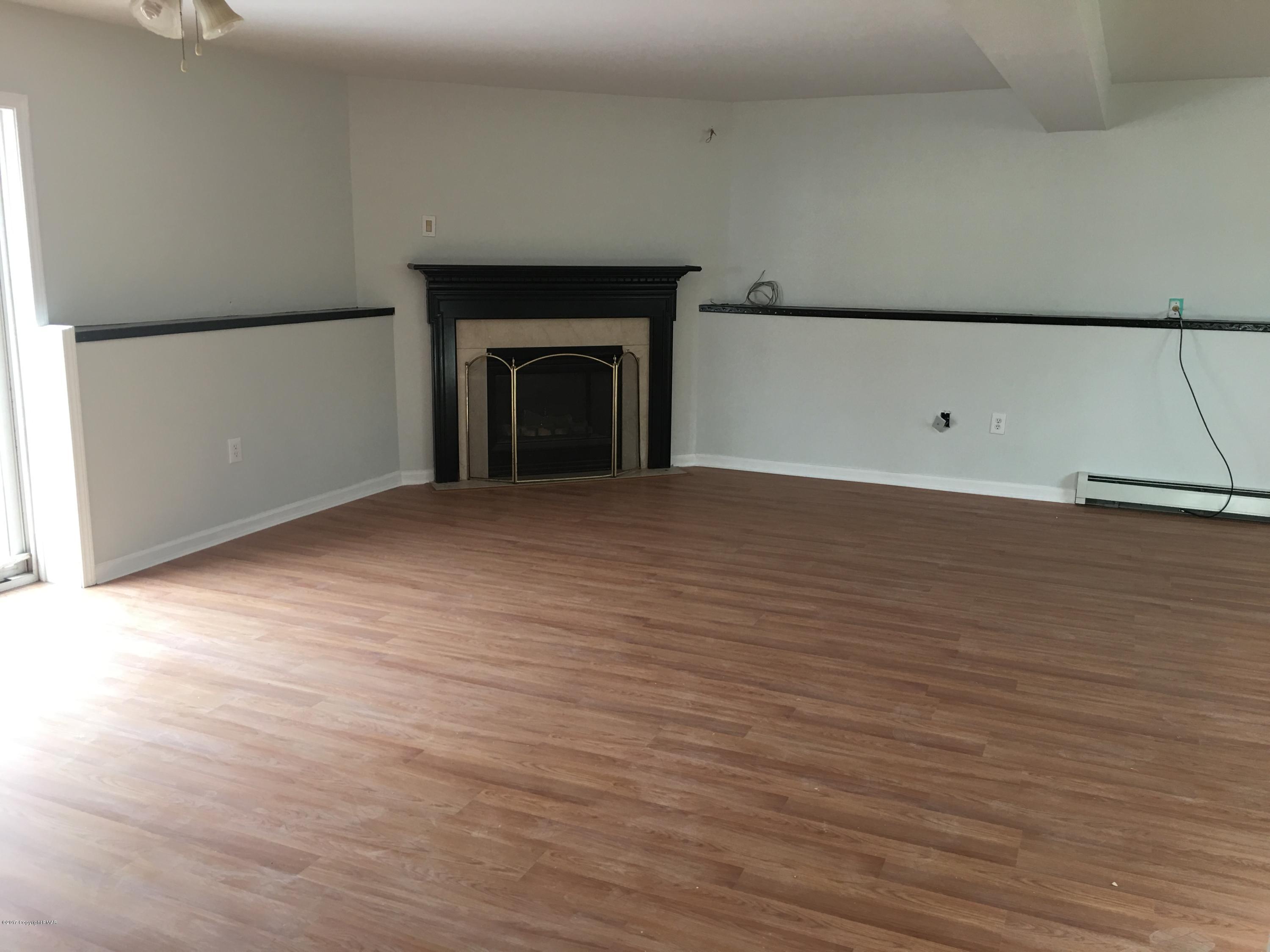 4448 Pine Ridge Drive East Bushkill, PA 18324 - Photo 14 of 22 Family Room 2