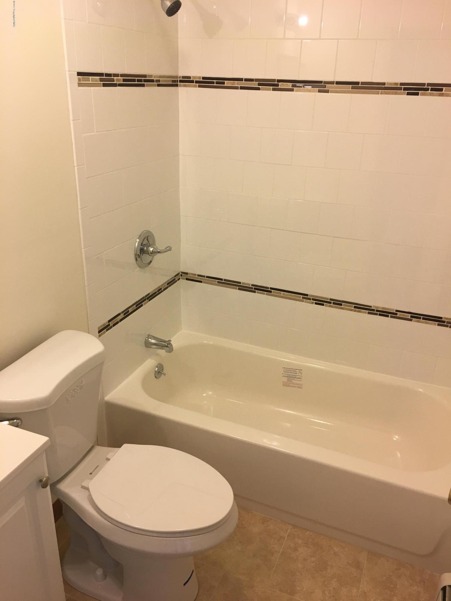 4448 Pine Ridge Drive East Bushkill, PA 18324 - Photo 16 of 22 Full Bath 2