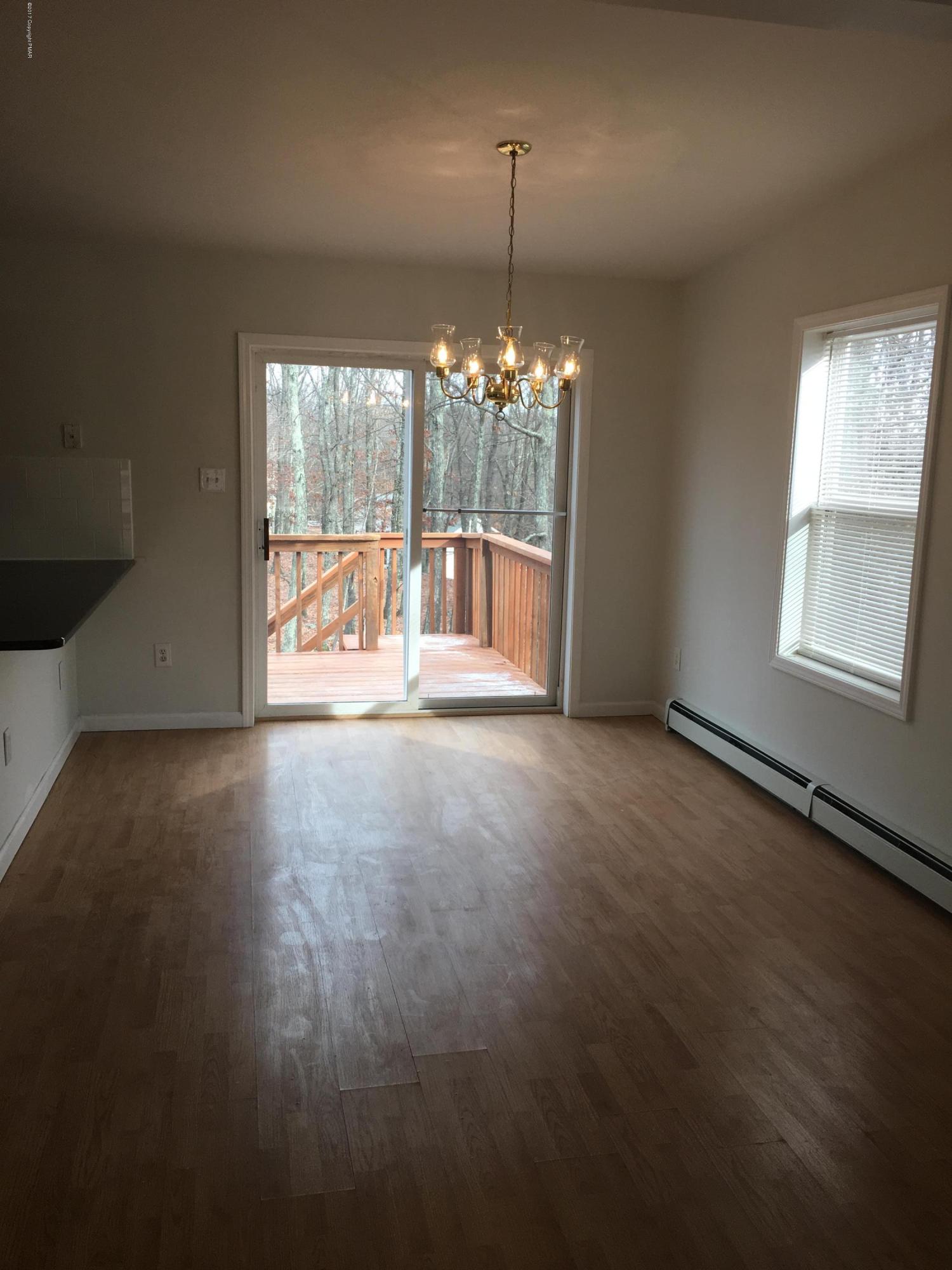 4448 Pine Ridge Drive East Bushkill, PA 18324 - Photo 4 of 22 Dining Area