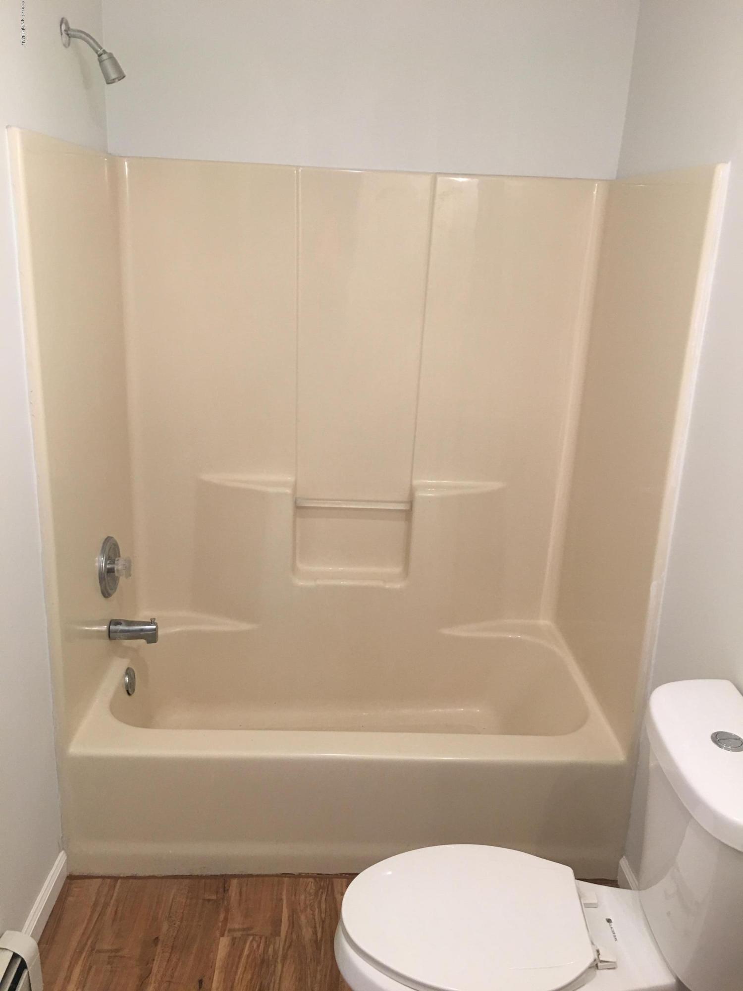 4448 Pine Ridge Drive East Bushkill, PA 18324 - Photo 6 of 22 Main Bath