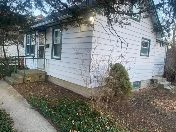 $159,900 | 1605 West Custer Avenue, Glendale, WI 53209