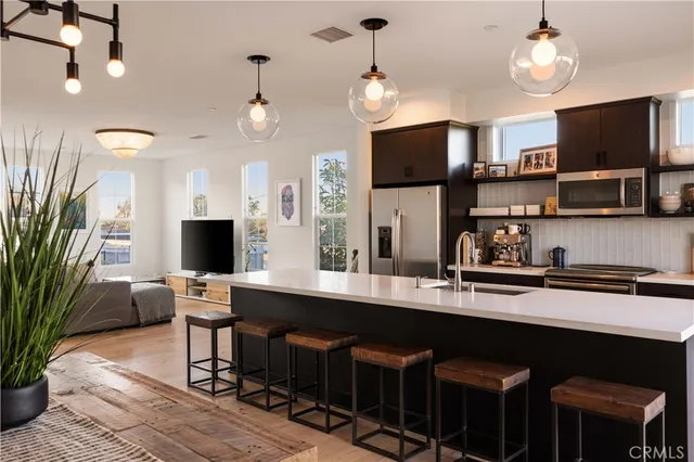 $975,000 | 2023 Placentia Avenue, Costa Mesa, CA 92627