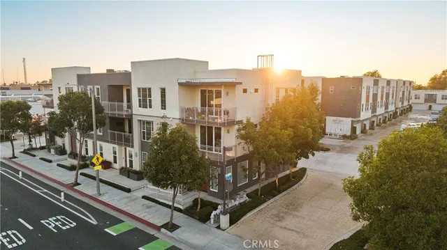 $975,000 | 2023 Placentia Avenue, Costa Mesa, CA 92627