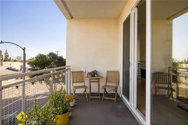 $975,000 | 2023 Placentia Avenue, Costa Mesa, CA 92627