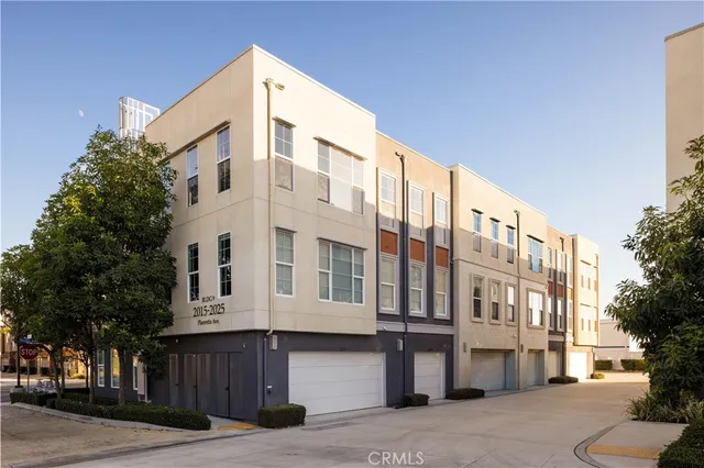 $975,000 | 2023 Placentia Avenue, Costa Mesa, CA 92627