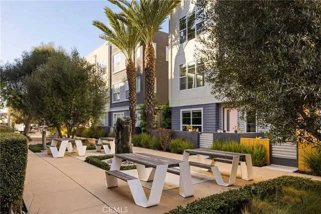 $975,000 | 2023 Placentia Avenue, Costa Mesa, CA 92627