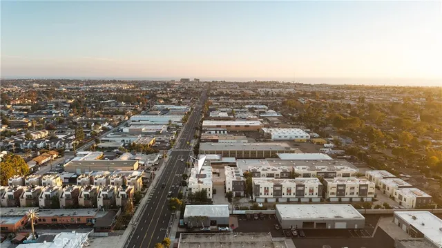 $975,000 | 2023 Placentia Avenue, Costa Mesa, CA 92627