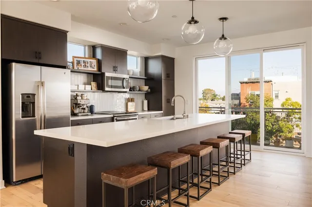 $975,000 | 2023 Placentia Avenue, Costa Mesa, CA 92627