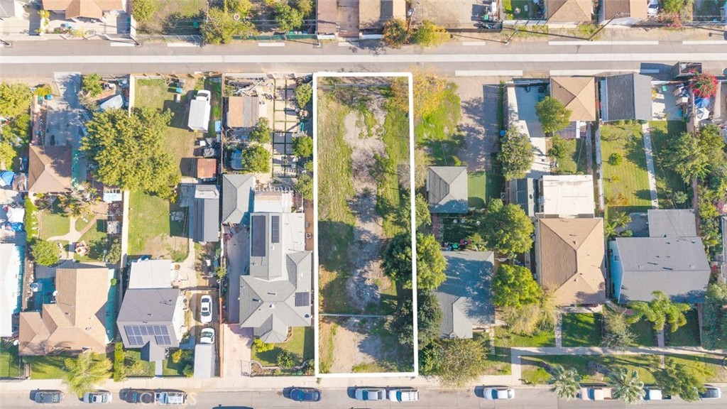 929 Fullerton Avenue Corona, CA 92879 - Photo 21 of 22 a view of building with an outdoor space