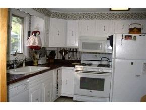 22 Gowing Road Hudson, NH 03051 - Photo 2 of 5