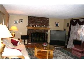 22 Gowing Road Hudson, NH 03051 - Photo 4 of 5