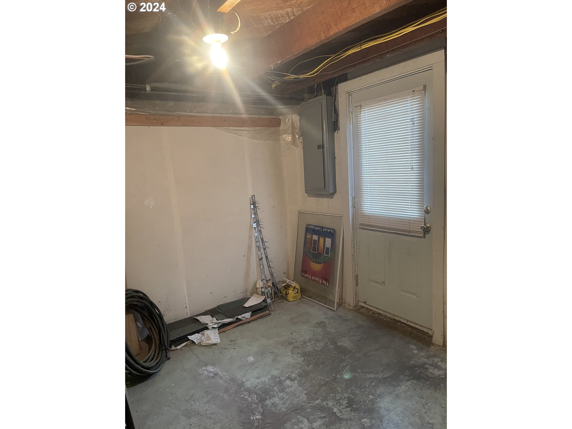 240 North Court Street Heppner, OR 97836 - Photo 10 of 19 a view of a room with utility room