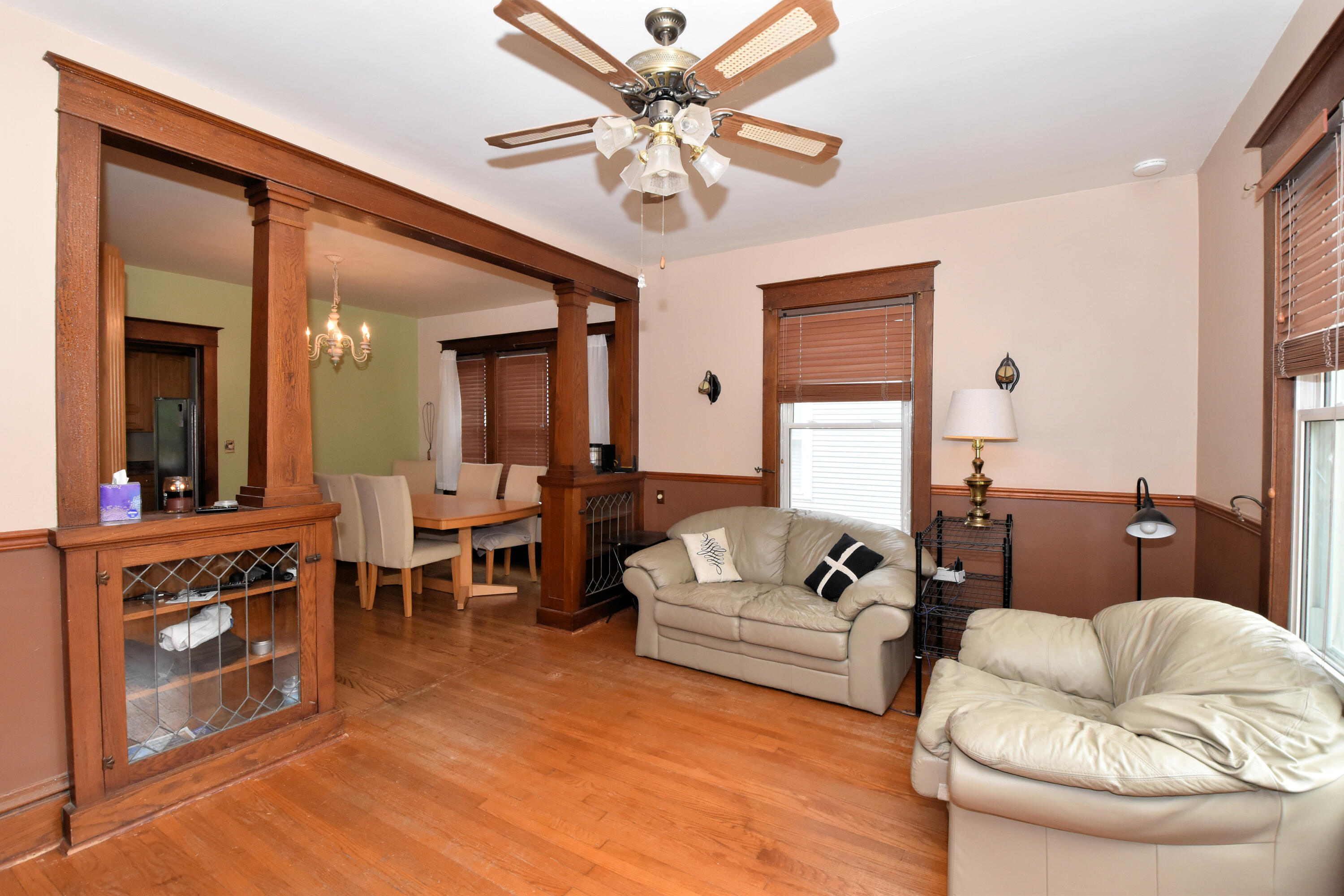 1707 Carlisle Avenue Racine, WI 53404 - Photo 3 of 27 Living room