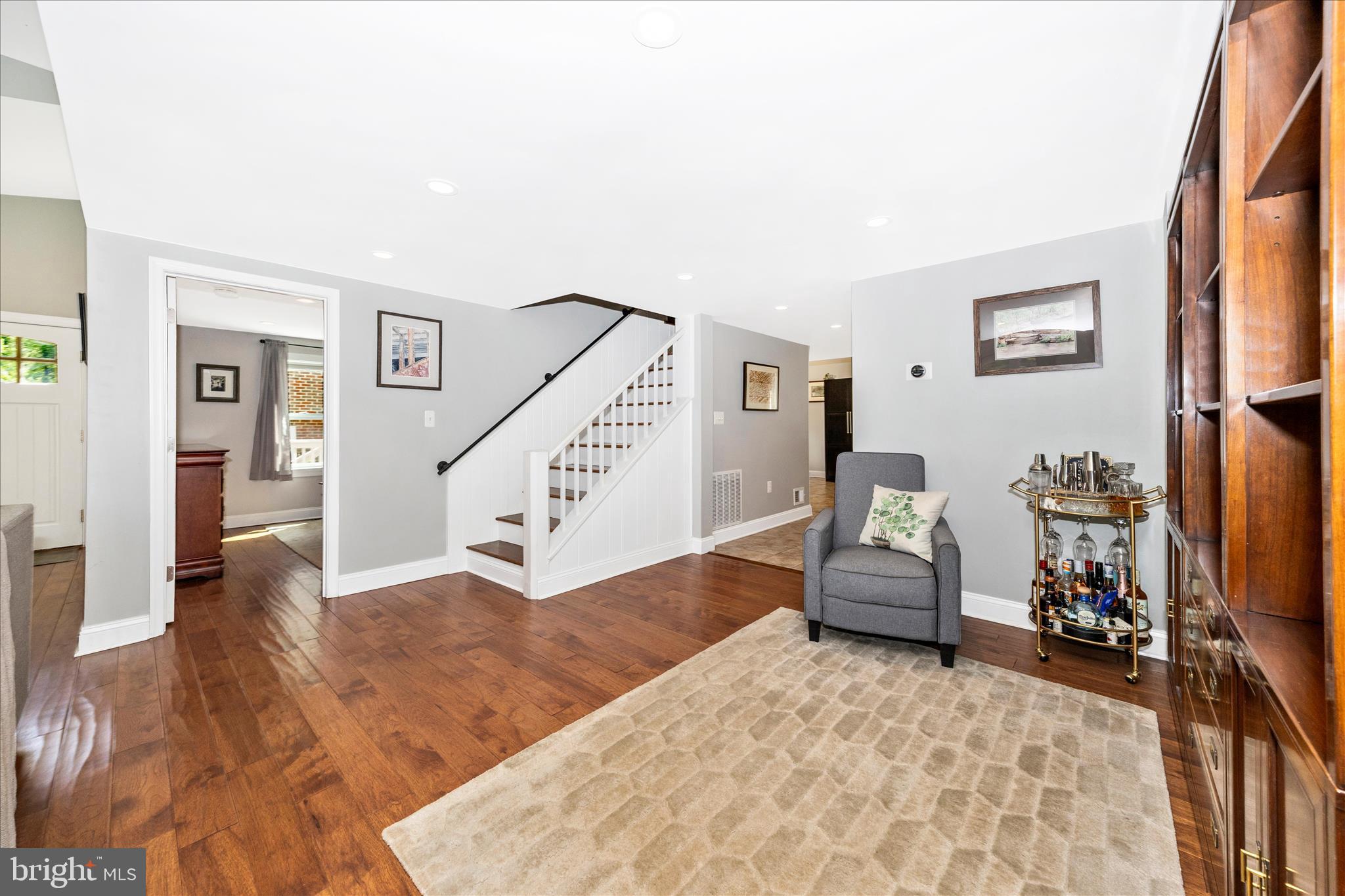 9401 Baltimore Road Frederick, MD 21704 - Photo 10 of 48 Living Room