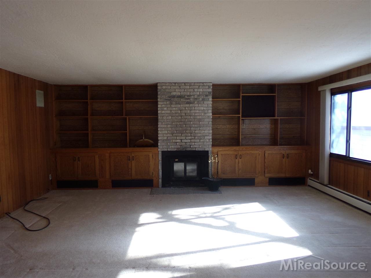 2237 Oxford Road Berkley, MI 48072 - Photo 13 of 35