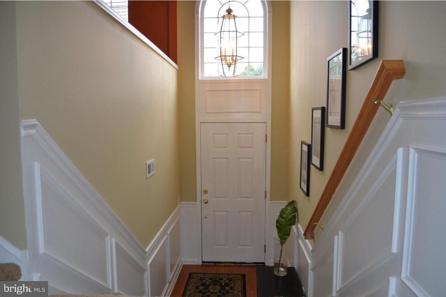 889 Chatfield Road Warrington, PA 18976 - Photo 2 of 18 Foyer